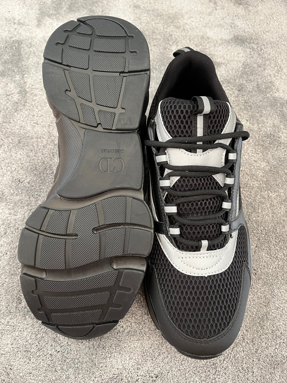 Shoe