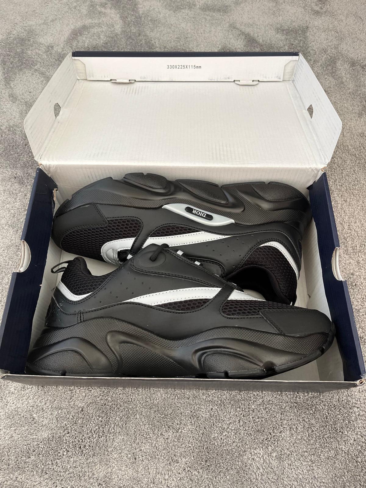 Shoe