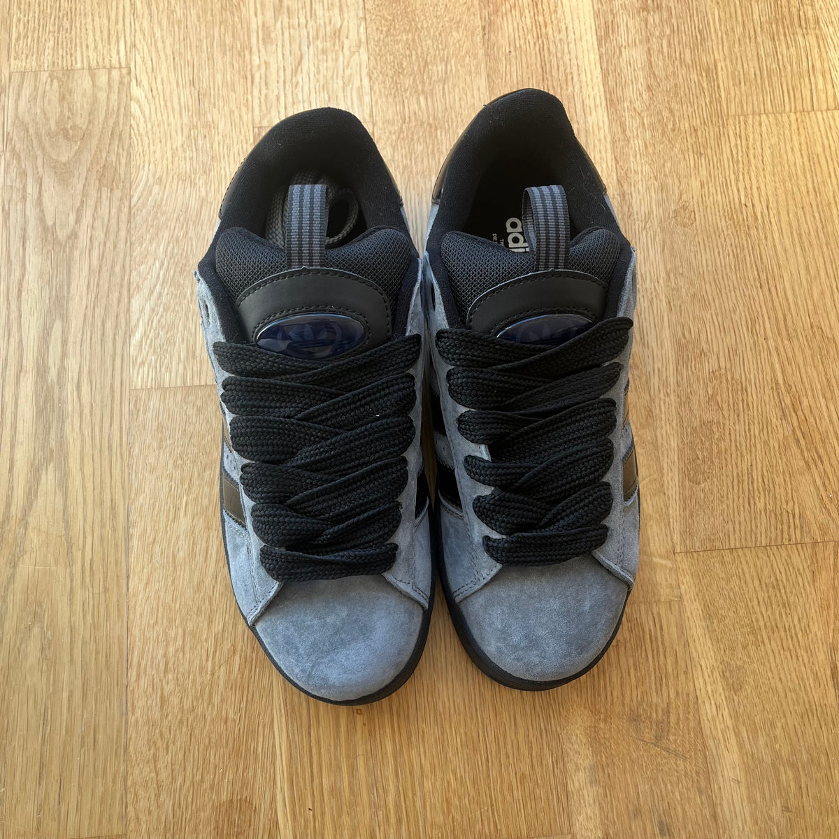 Shoe